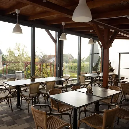 Flamingo Panzio Es Borhaz Etyek