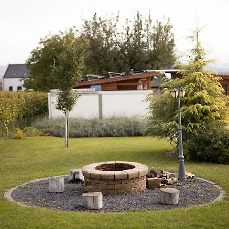 Flamingo Panzio Es Borhaz